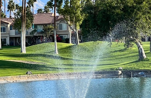 Palm Desert Condo | Palm Royale Condo with Swimming Pool, tennis and Golf course Access