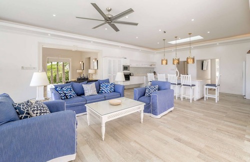 Apes Hill Apartment | Palm Sanctuary Luxury apartment