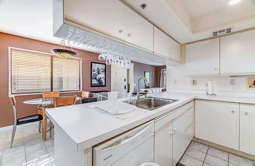 Racquet Club Estates Condo | Palm Springs 2-bedroom Condo. Panoramic views! Garage, Pool, Hot Tub