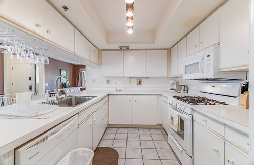 Racquet Club Estates Condo | Palm Springs 2-bedroom Condo. Panoramic views! Garage, Pool, Hot Tub