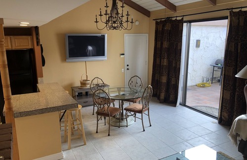 Canyon Sands Condo | Palm Springs Canyon Sand Escape