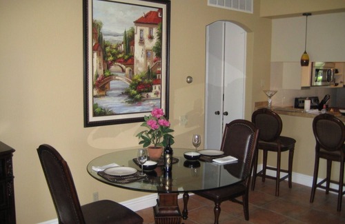 Palm Springs House | Palm Springs, Desert Princess Golf Club Condo 2 Master, New Cal Kings