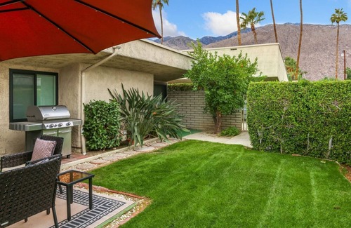 Baristo Condo | Palm Springs Hideaway: Private ground level condo with pool, hot tub, sauna & fitness center!