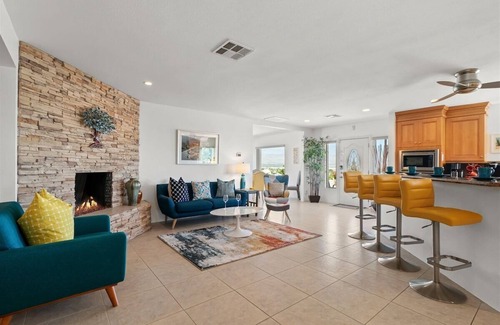 Chino Canyon House | Palm Springs Hillside Oasis - Unwind in Style: Hillside Oasis with Hot Tub & Fire Pit