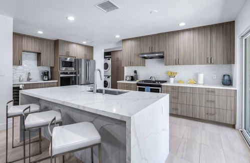 The Movie Colony House | Palm Springs Hot Spot - Luxury Desert Escape: Stunning Views & Resort-Style Amenities