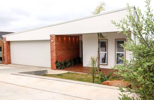 Port Lincoln House | Palm Springs in Port Lincoln!