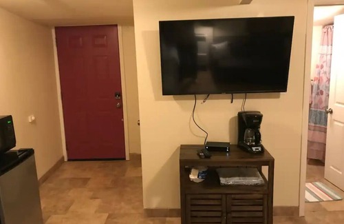 Palm Springs Apartment | Palm Springs studio only 10 mins to downtown