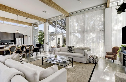 Bellville House | Palm Springs, TX ~ MODERN TEXAS ESCAPE