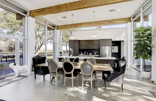Bellville House | Palm Springs, TX ~ MODERN TEXAS ESCAPE