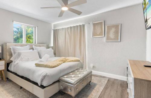 Dania Beach House | Palm Tree Paradise in Dania Beach