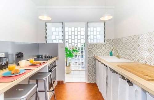 Saint-Denis Apartment | Palm Tree - T1 bis renovated in the heart of the Golden Square of Saint-Denis