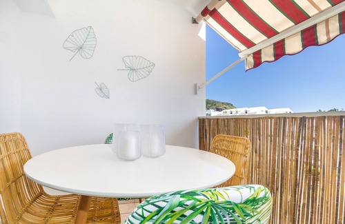 Saint-Denis Apartment | Palm Tree - T1 bis renovated in the heart of the Golden Square of Saint-Denis