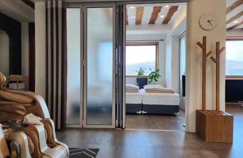 Seogwipo City Villa | Palm Tree Villa