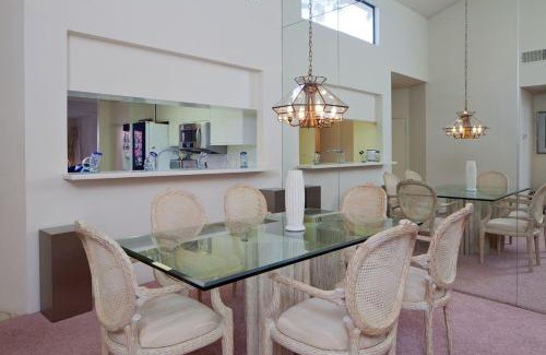 Palm Desert House | Palm Valley Country Club, Pickleball, Tennis, Gym, Clubhouse, Swimming Pools, Lux, Spac 2 Bdrms Den 2 Ba