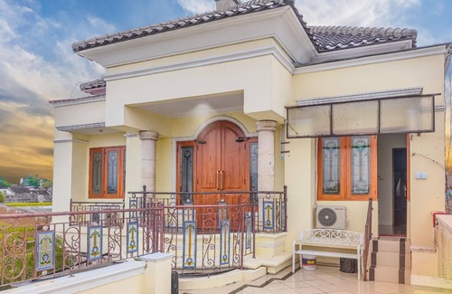 Klaten Selatan House | Palma Villa Homestay Klaten. 5 minutes to the city center and natural water park