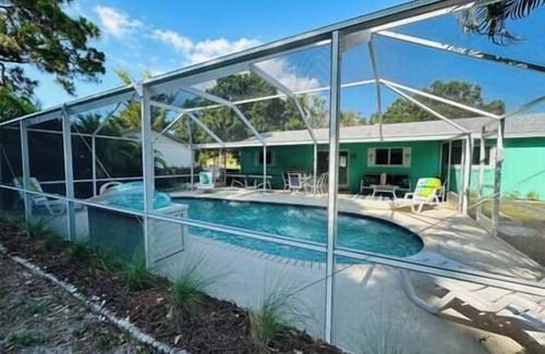 Vero Beach South House | PalmeBleu Pool, EV, King, Ping Pong 15 Min Beach