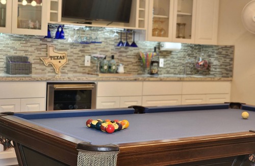 Creedmoor House | ⭐️⭐️ PALMER HOUSE- BIG BACKYARD - POOL TABLE -PERFECT 4 LARGE FAMILIES/FRIENDS