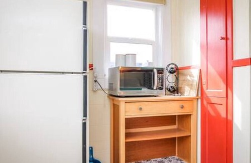Baker City Apartment | Palmer House, Studio 2, Cozy Downtown Space, Sleeps 4!
