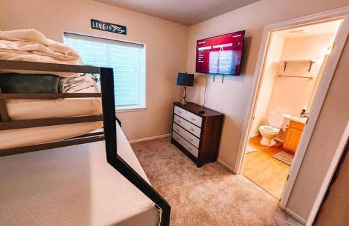 Palmer Lake House | Palmer Lake near AF Academy Pet Friendly King Bed 4 TVs
