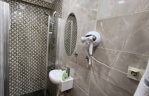 Kumkapi Bed & Breakfast | Palmera Art House