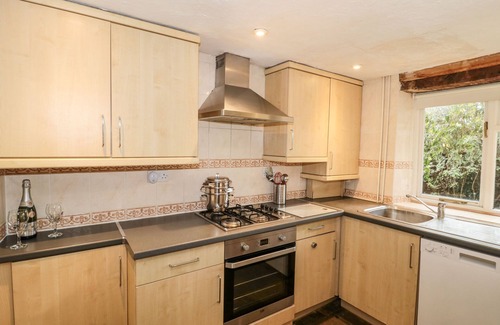 Hatch Beauchamp Cottage | PALMERS GREEN COTTAGE, pet friendly, with open fire in Wrantage