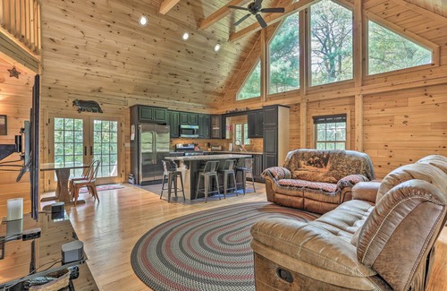 Kresgeville Cabin | Palmerton Cabin w/Game Room ~ 5 Mi to Blue Mtn