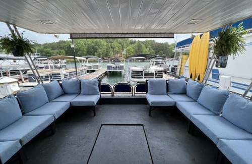 Seneca Boat Rental | Palmetto Paradise Houseboat