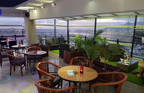 Quatre Bornes Hotel | Palms Hotel
