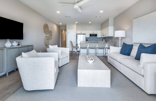 Seagrove Beach Condo | Palms of Seagrove C13- Gulf Front, Beach Access, Bikes, Pool
