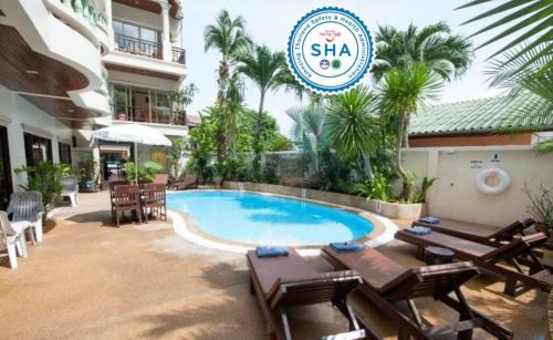 Nanai Road Hotel | Palmview Resort