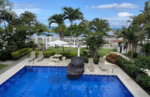 Cerro Plano Condo | Paloma Blanca Oceanfront 3-bedroom condo in Jacó with AC, WiFi