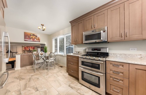 Palos Hills House | Palos Hills Rental - Sun Valley Dr