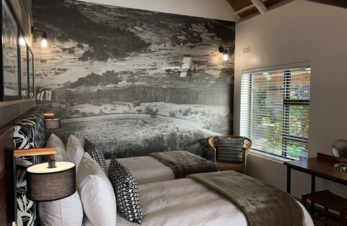 Victoria Falls Cabin | Pamarah Lodge