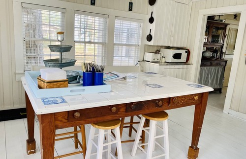 Pamlico Beach Cottage | Pamlico Cottage - Waterfront near Bath & Belhaven - Pet Friendly - 3 Bds 2 Baths