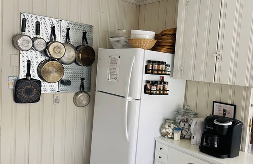 Pamlico Beach Cottage | Pamlico Cottage - Waterfront near Bath & Belhaven - Pet Friendly - 3 Bds 2 Baths