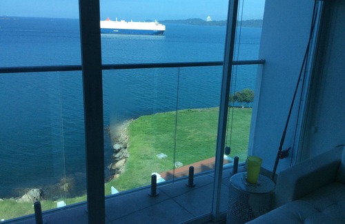 Amador Apartment | PANAMA CANAL & PANAMA CITY - OCEANFRONT Studio/Apartment Best View of Panama