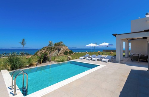 Theologos Villa | Panaxia Villas - Akte