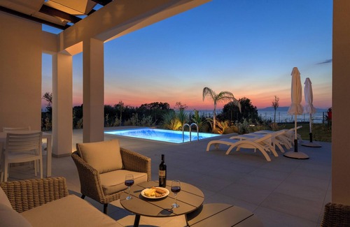 Theologos Villa | Panaxia Villas -votsalo