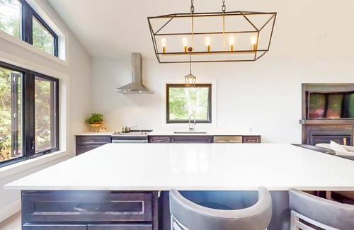 Bayfield Cottage | Pancho's Porch - 2 King Beds! Fireplace!