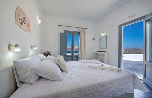 Akrotiri Hotel | Pancratium villas & suites