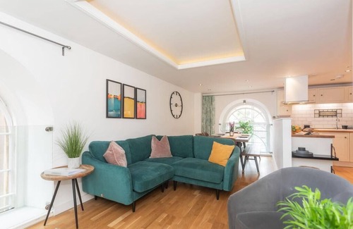 Bath Apartment | Panda Sanctuaries, Kensington Chapel Apartment