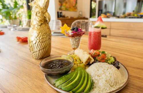 Penjamo Bed & Breakfast | Pandanus Lodge & Retreats Bungalow Heliconia