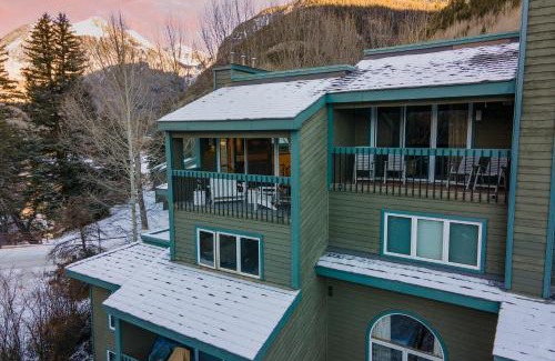 Telluride House | Pandora by AvantStay Modern Mountain Escape in Great Location @ Entrance of Bear Creek Trail
