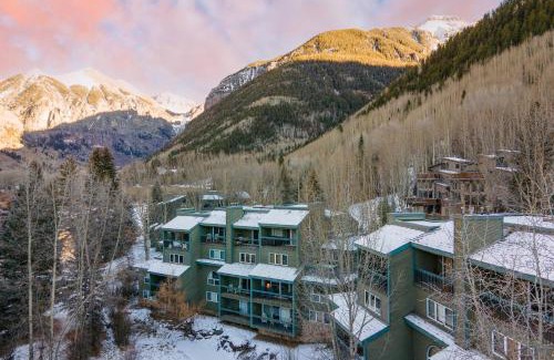 Telluride House | Pandora by AvantStay Modern Mountain Escape in Great Location @ Entrance of Bear Creek Trail
