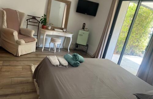 Sanary-sur-Mer Bed & Breakfast | Pandora