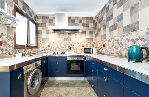 Bailen-Miraflores Apartment | Pandora House