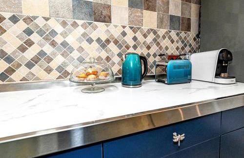 Bailen-Miraflores Apartment | Pandora House