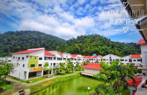 Pangkor Island Hotel | Pangkor Lot 10 Beach Resort