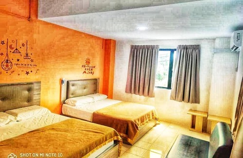 Pangkor Island Hotel | Pangkor Lot 10 Beach Resort