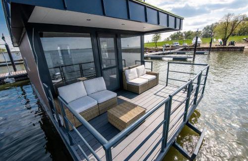 Abadszalok Apartment | Panoráma Úszóház 1